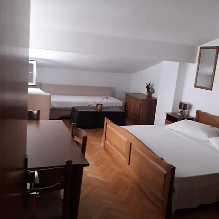 8 Apartment *